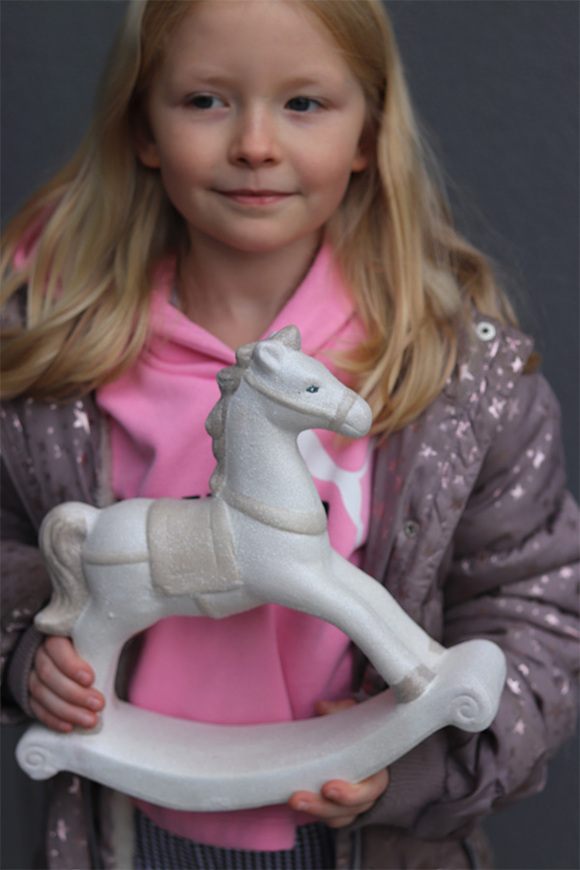 Konik na Biegunach Horsey, figurka dekoracyjna