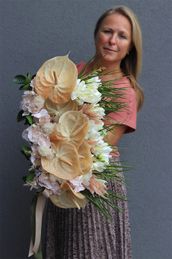 kompozycja kwiatowa New York Style, wys.20x50cm