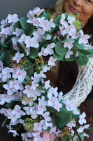 Apple Pink, wiosenny wianek