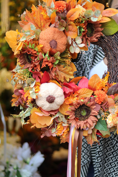 Nastała Jesień, asymetryczny jesienny wianek na drzwi