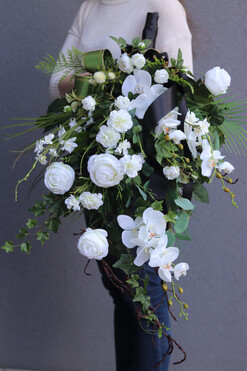 Ellenia, bukiet nagrobny do położenia, biały, dł.103cm