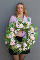 Kalina Light Pink, wiosenny wianek na drzwi