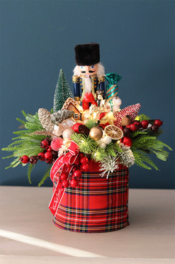 flowerbox świąteczny, Dziadek do Orzechów Drosel, wys.41cm  