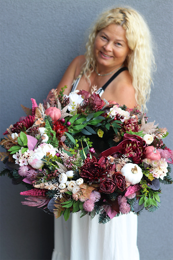 Ylenne, okazały jesienny wianek z dyniami