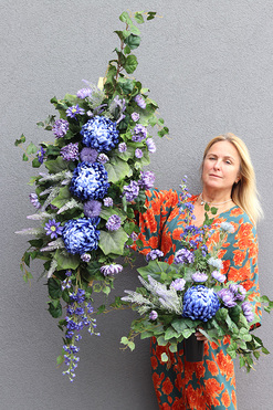 Blue Longia, komplet dekoracji nagrobnych, bukiet + girlanda na desce