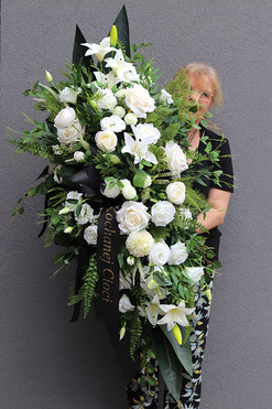 Memorieta, kompozycja / wiązanka pogrzebowa z wstęgą, dł.120cm