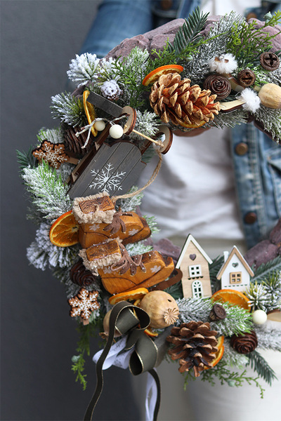 Velvetove Miasteczko, asymetryczny zimowy wianek