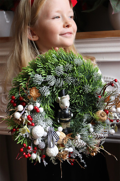 Witajcie w Bajce, świąteczny wianek na drzwi, śr.30cm