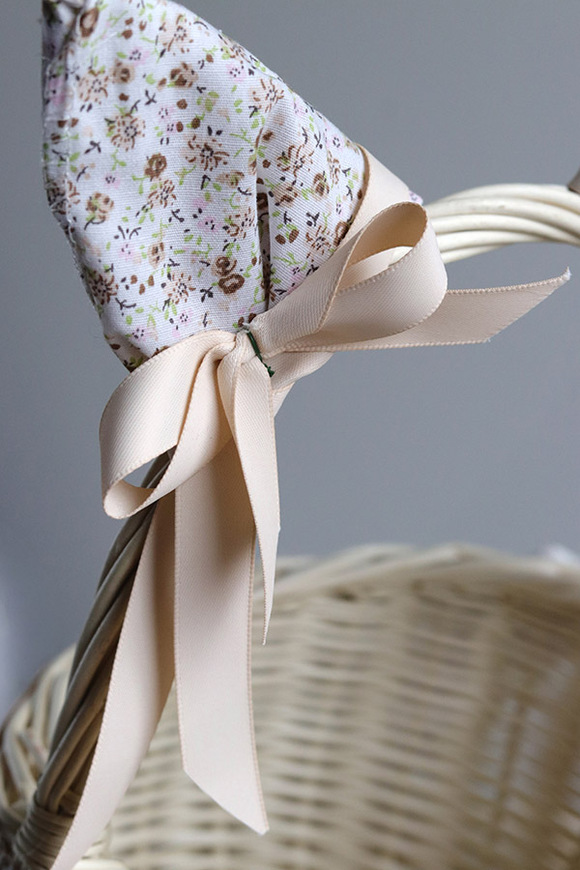 Baletnica Beige, dekorowany koszyczek wielkanocny