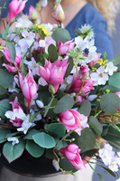 Moko Spring, nagrobna kompozycja w misie