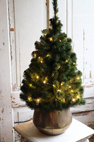 Konika Simple, choinka sztuczna w złotej donicy