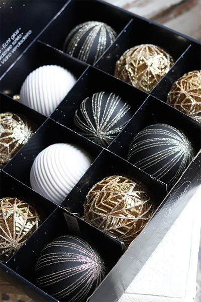 Golden Night, błyszczące świąteczne bombki