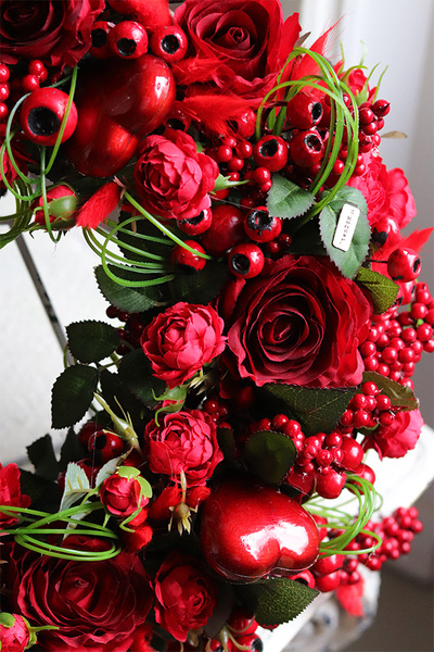 walentynkowy wianek, Czerwień Miłości