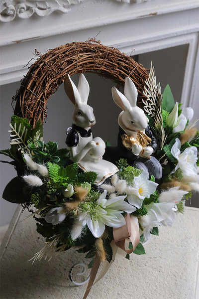 Siedzące Zające 2, wiosenny wianek dekoracyjny