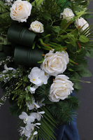 Legenda, biała wiązanka nagrobna