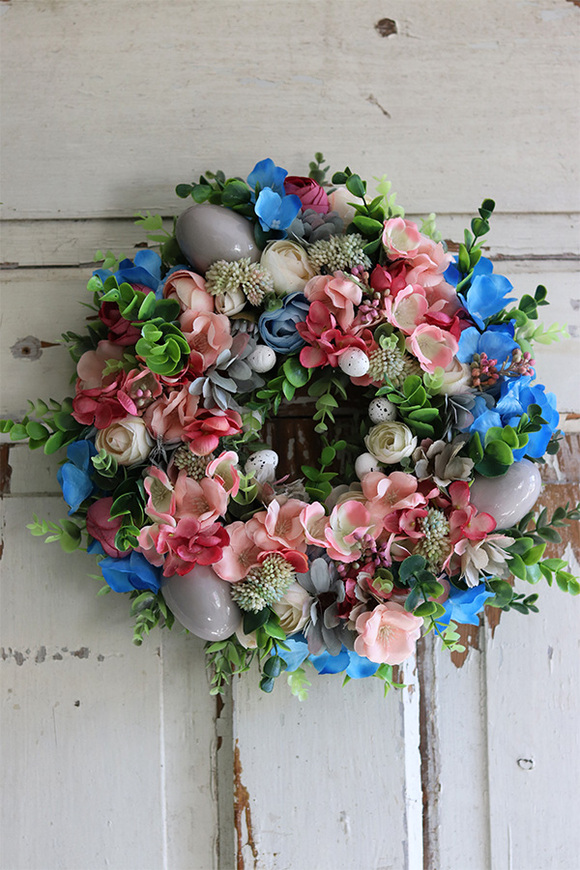 Nedra, wielkanocny wianek z szarymi jajkami