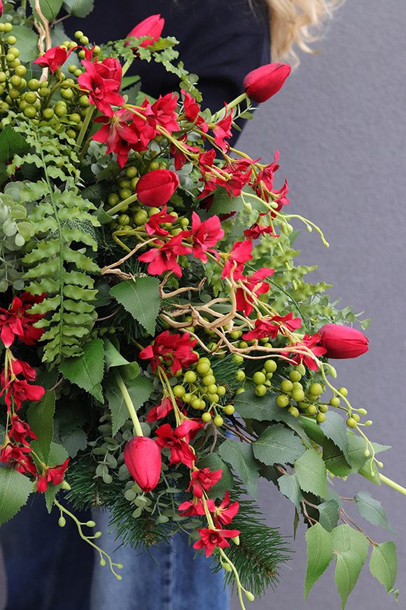 Red Dekorre, kompozycja nagrobna na podkładzie, wym.28x80x48cm