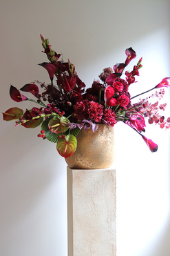 OD RĘKI Ritual Big B, nowoczesna kompozycja kwiatowa, wym.90x120x65cm 