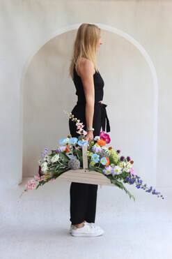 Wspomnienie Lata, dekoracja nagrobna w szarym koszu, wym.55x110cm