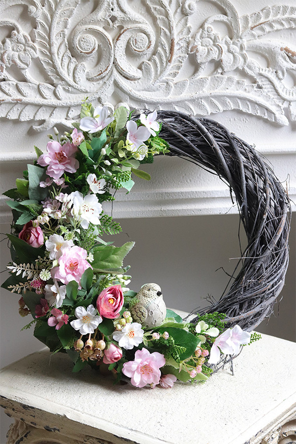 Wiosenny Powiew, asymetryczny wianek z ptaszkiem