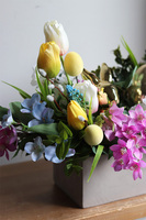 Easter Egg Concrete, stroik wielkanocny z zajączkiem	