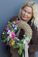 Ogrodniczka, asymetryczny wianek dekoracyjny