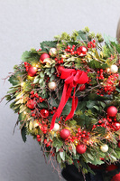 Głóg Red, świąteczny wianek LED