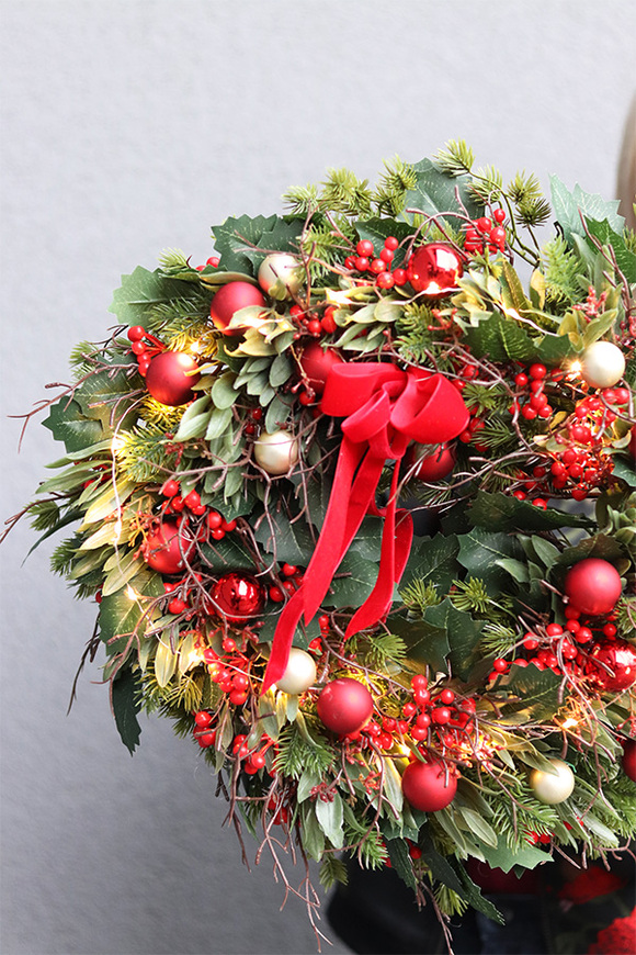 Głóg Red, świąteczny wianek LED