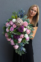 Kerrata New, pastelowa dekoracja nagrobna w misie