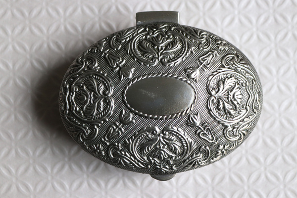 Kleopatra, owalne puzderko / szkatułka na biżuterię, wym.3.5x8.5x6.5cm