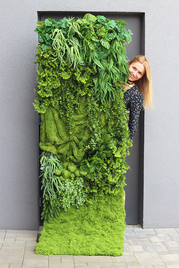 Greeneta Krellte, ścianka jednostronna ze sztucznych roślin