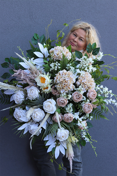 Mortario Relana, kompozycja nagrobna w misie