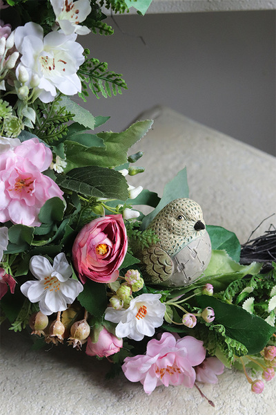 Wiosenny Powiew, asymetryczny wianek z ptaszkiem