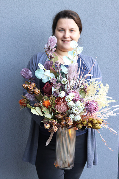 Fall Extra 2, jesienna kompozycja kwiatowa w wazonie