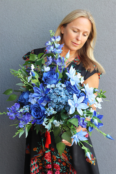 Blue Berra, komplet dekoracji nagrobnych