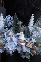 Mroźna Kraina, gęsty zimowy wianek ze skrzatem, śr.50cm