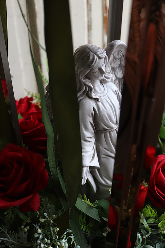 Angelo Garden Red, kompozycja nagrobna ze miedzianym lampionem, wys.90cm