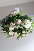 Róż&Biel, wianek na drzwi sufitowy