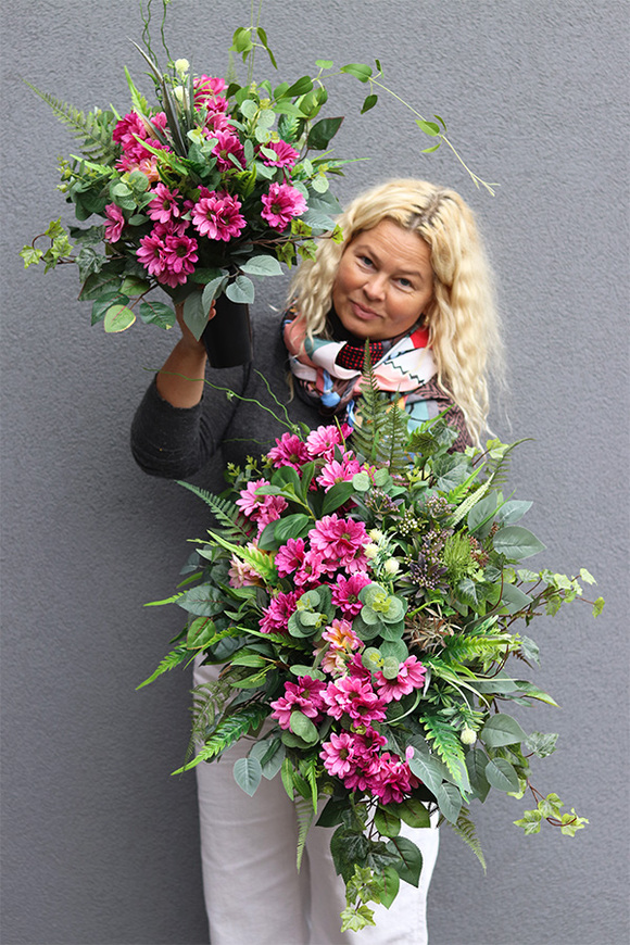 Dekorena Luiza, kompozycja nagrobna w naczyniu