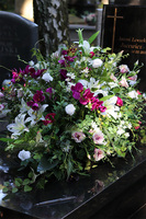 Królewska, ogromna wiązanka nagrobna