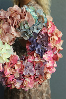 Nemoida, wianek ozdobny z hortensjami