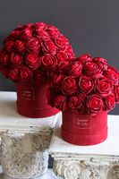 flowerbox na prezent Jubileo 50 Róż w welurowym pudełku