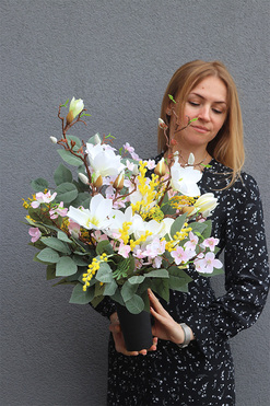 Mimoza&Magnolia, bukiet nagrobny we wkładzie do wazonu, dł.50cm