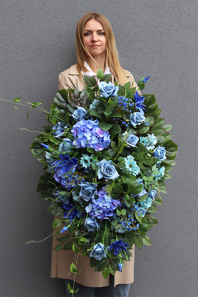 Błękit Nieba, niebieska wiązanka nagrobna