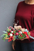 Ren w Lesie, świąteczny stroik na talerzu