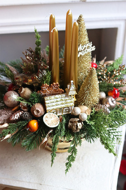 Złota Ballada, adwentowy stroik w złotym pucharze, wym.41x48cm