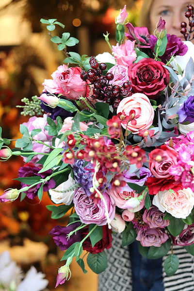 England, kompozycja kwiatowa w pucharze