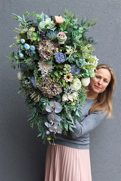 Bluebella, wiązanka nagrobna w pastelowych kolorach, dł.90cm
