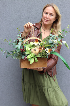 Dyniowo, jesienna kompozycja w drewnianej skrzynce, wym.30x70cm