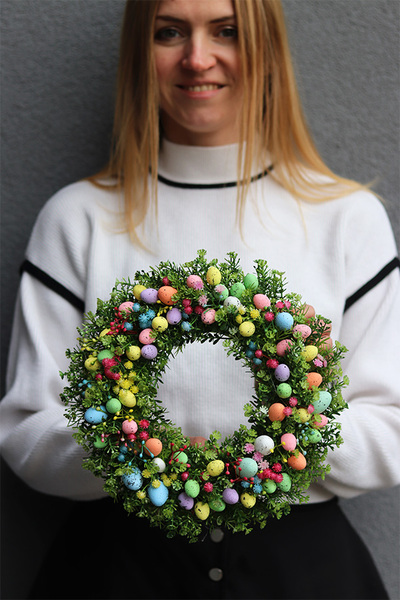 Eggs Lotte, wielkanocny wianek na drzwi z jajkami